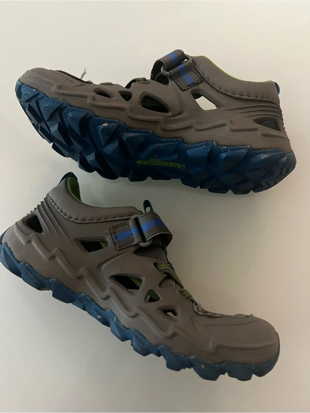 Merrell Boy’s Waterproof shoes sandals Size 13M